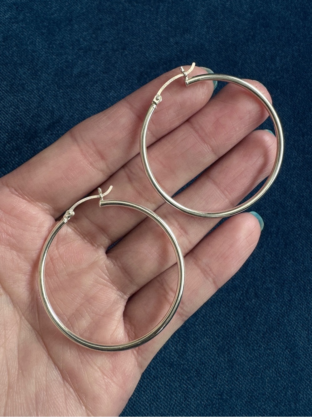 Vintage JCM Sterling Silver 925 Classic Round‎ hoop Earrings.